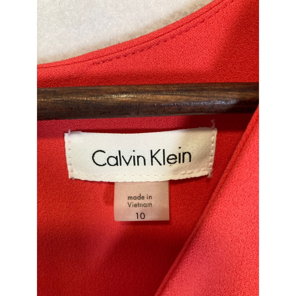 Sophisticated Calvin Klein Women 10 Red Bell Sleeve Lace Trim Sheath Dress‎ NEW - Picture 3 of 10